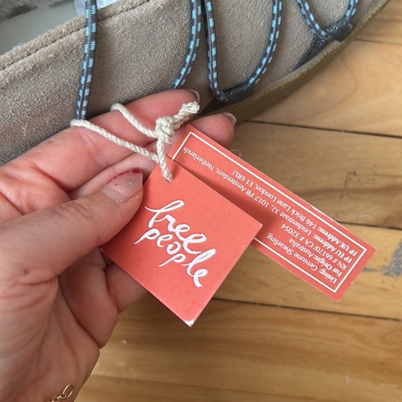 Free People Snowdrop Micro Mukluk Boots NWT size 7 Dust Bunny Suede Moccasins - Picture 13 of 14